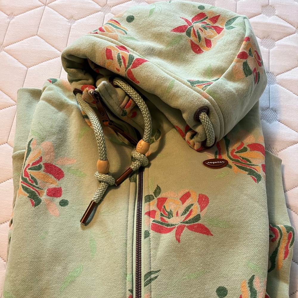 Ragwear NWT Zip up hoodie